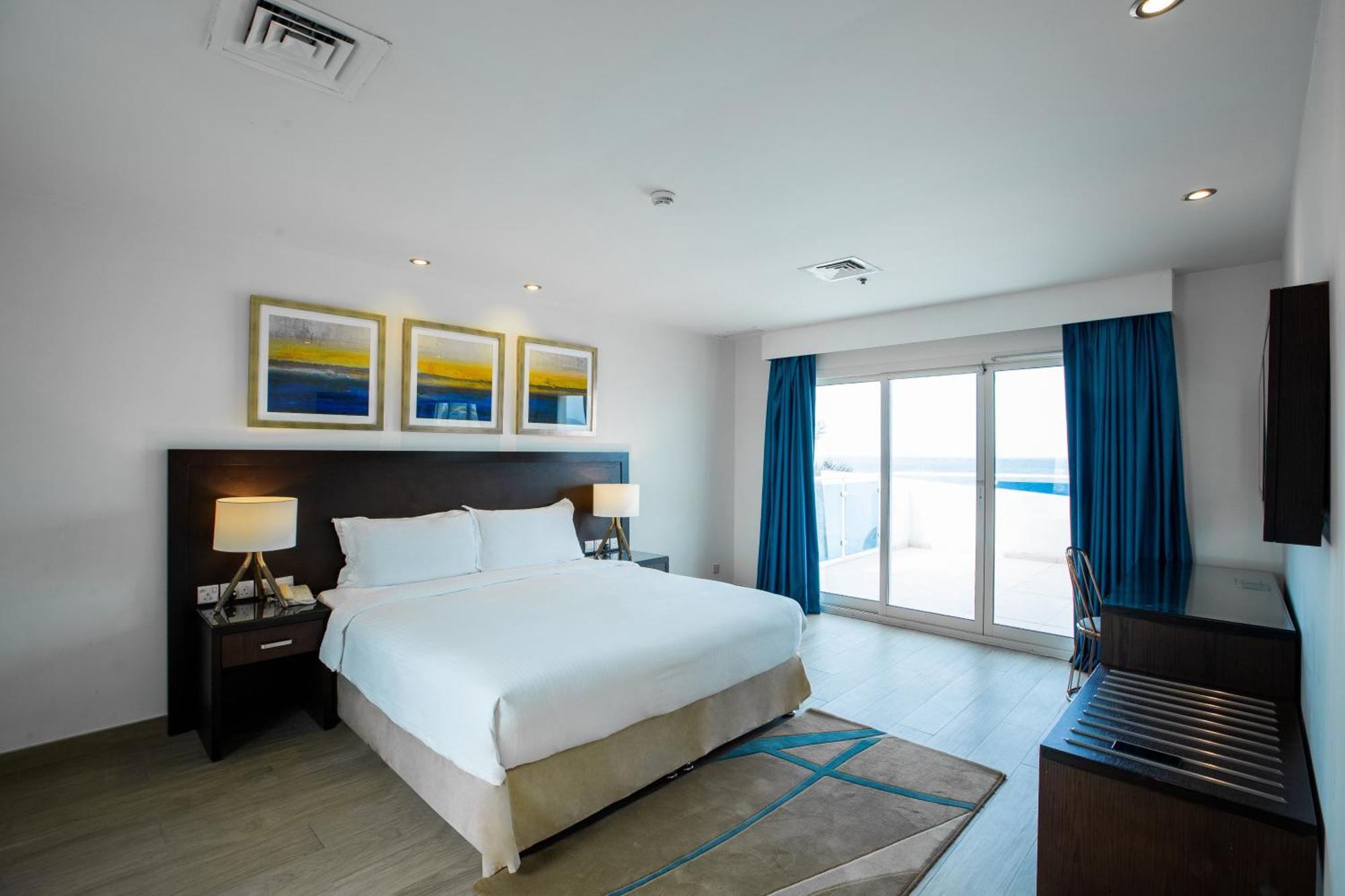 Radisson Blu Resort, Fujairah Exterior foto A bedroom at the hotel