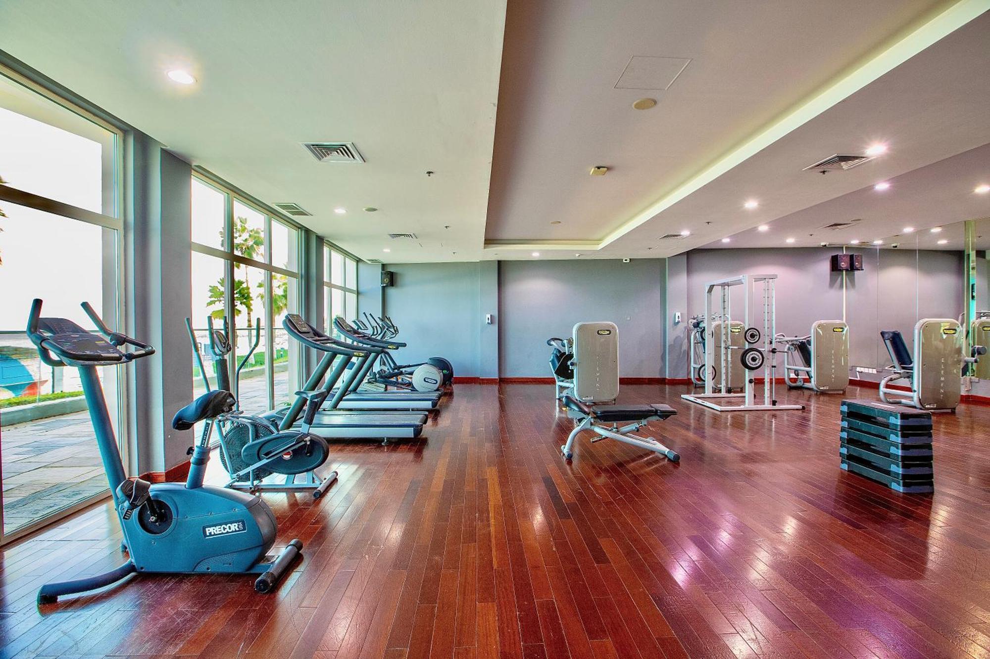 Radisson Blu Resort, Fujairah Exterior foto The gym at the hotel