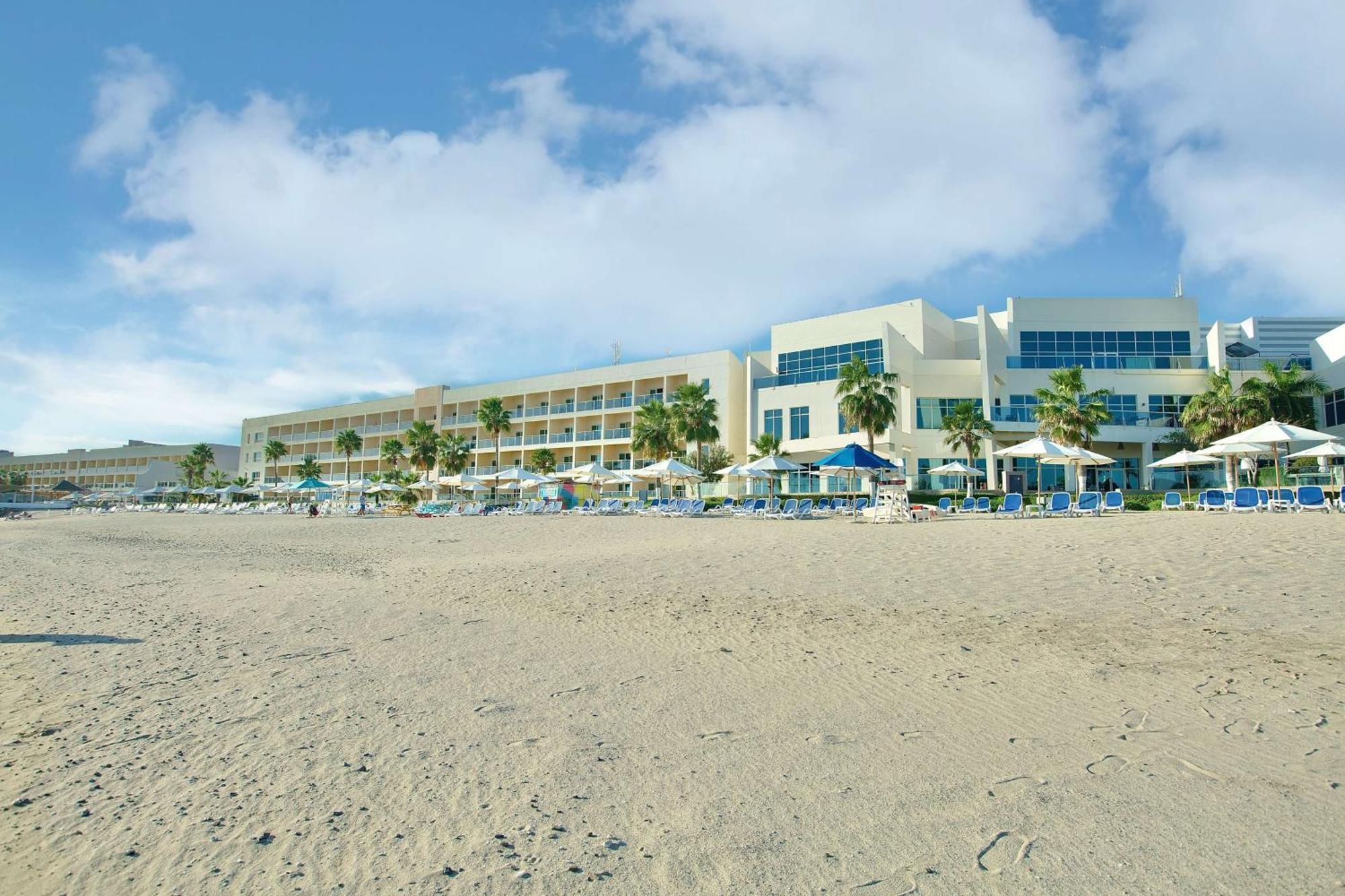 Radisson Blu Resort, Fujairah Exterior foto The Atlantis Paradise Island Resort